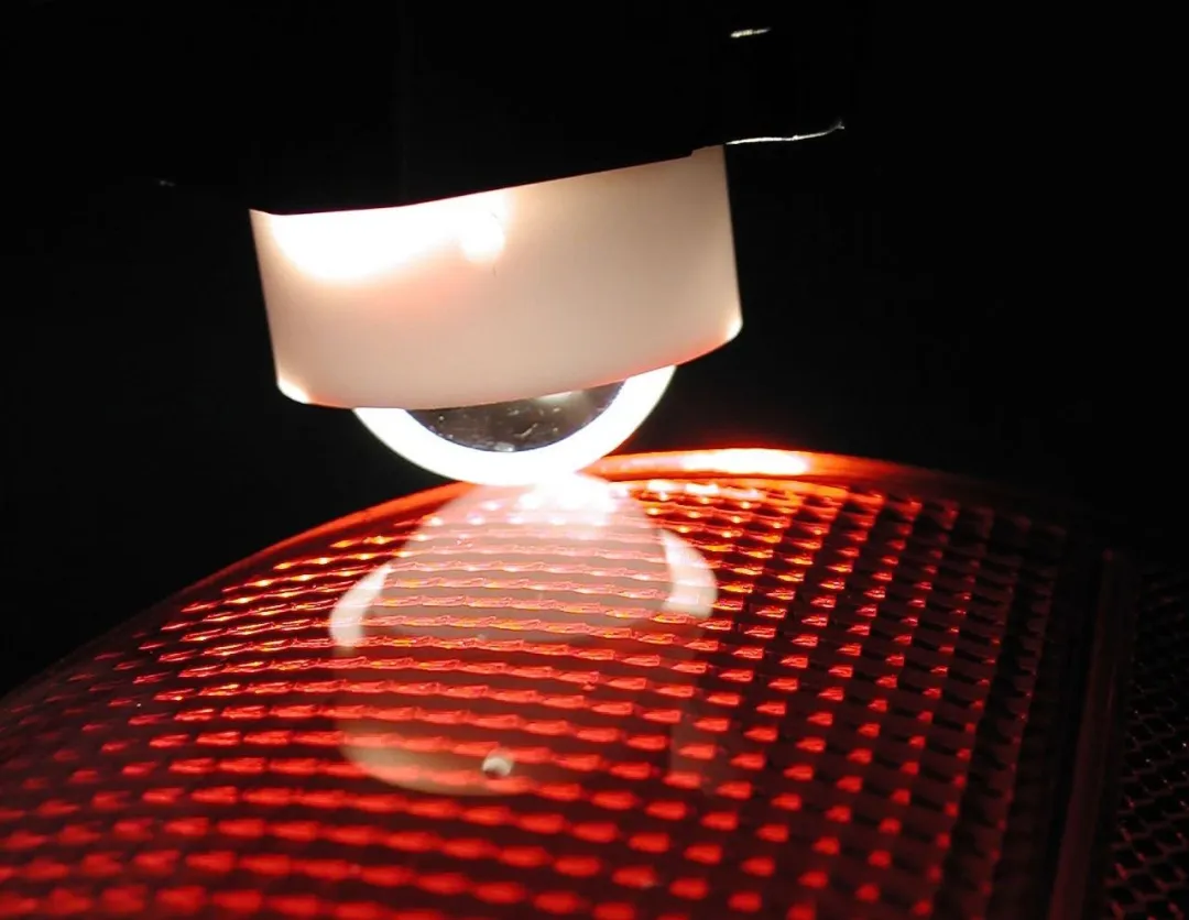 海目星展示的GLOBO焊接技術(shù),這項(xiàng)擁有全球?qū)@s膺“瑞士國家獎(jiǎng)”的尖端技術(shù)