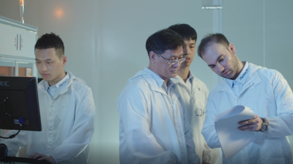 研發團隊-研發、工程、技術類人員規模年均增長100%，人員結構不斷優化。